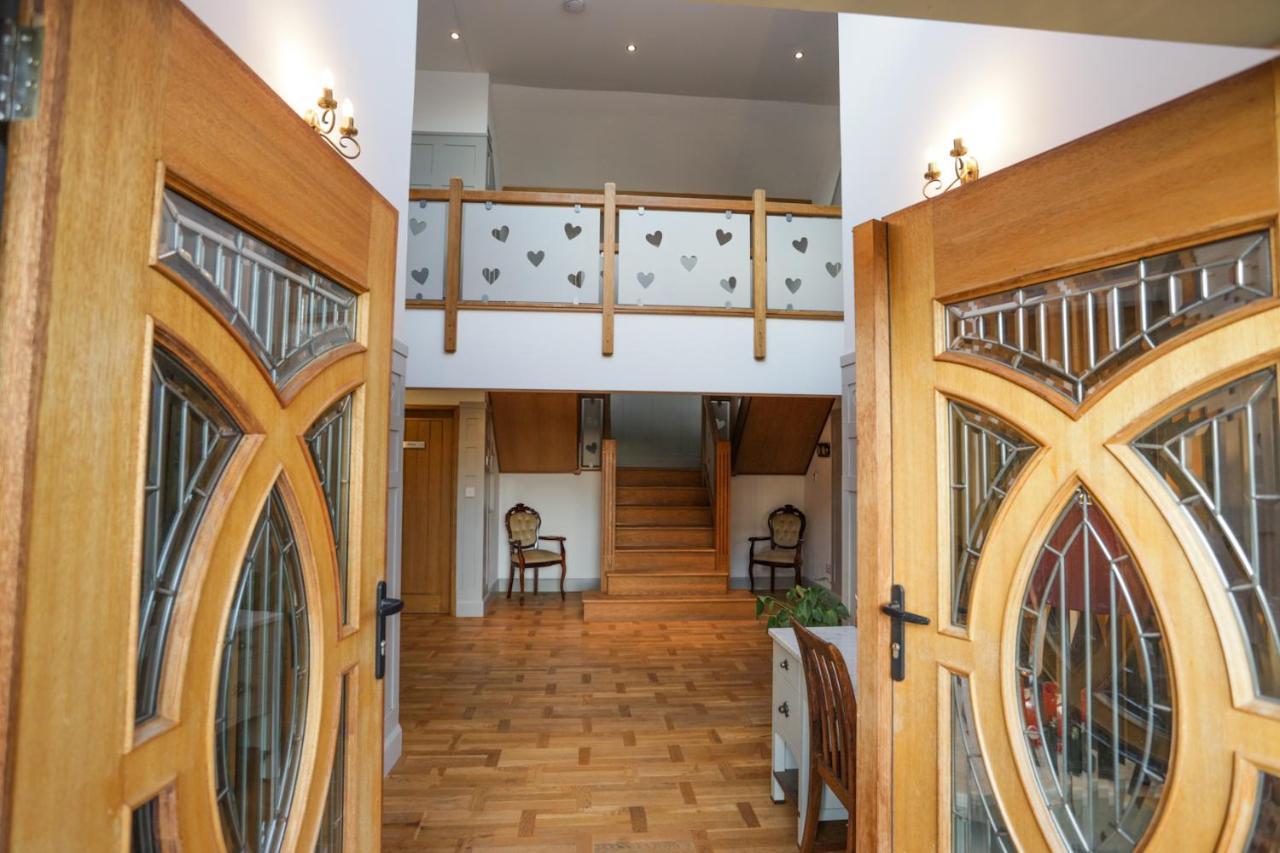Crackin View Guest House Хексем Экстерьер фото